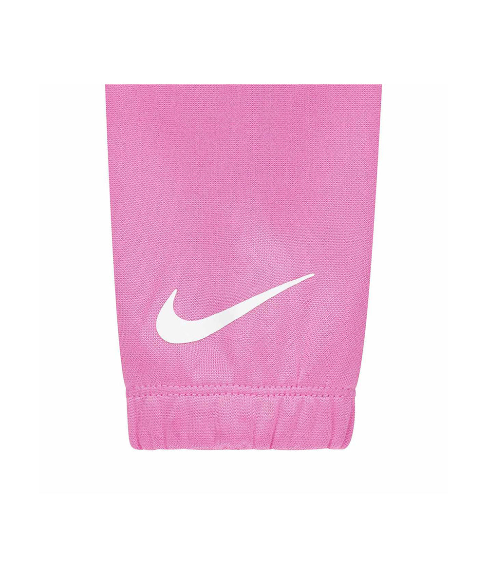 
                  
                    NIKE SWOOSH ESSENTIALS
                  
                