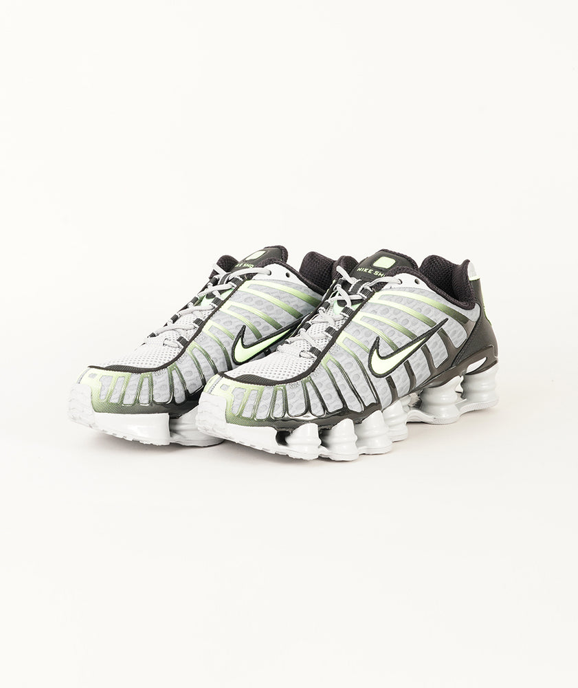 
                  
                    NIKE SHOX TL
                  
                