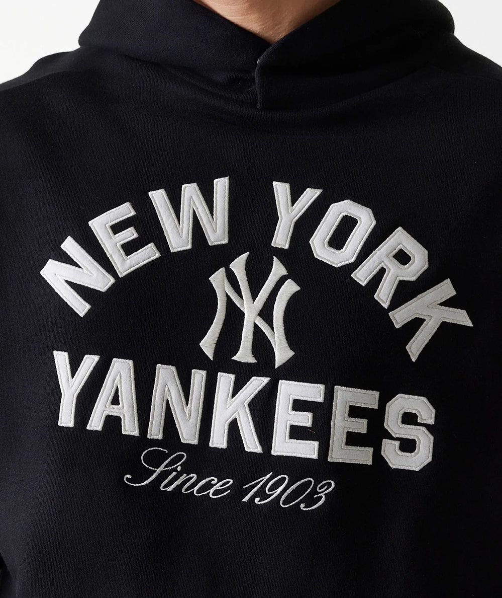 
                  
                    NEW ERA HERITAGE HOODIE
                  
                