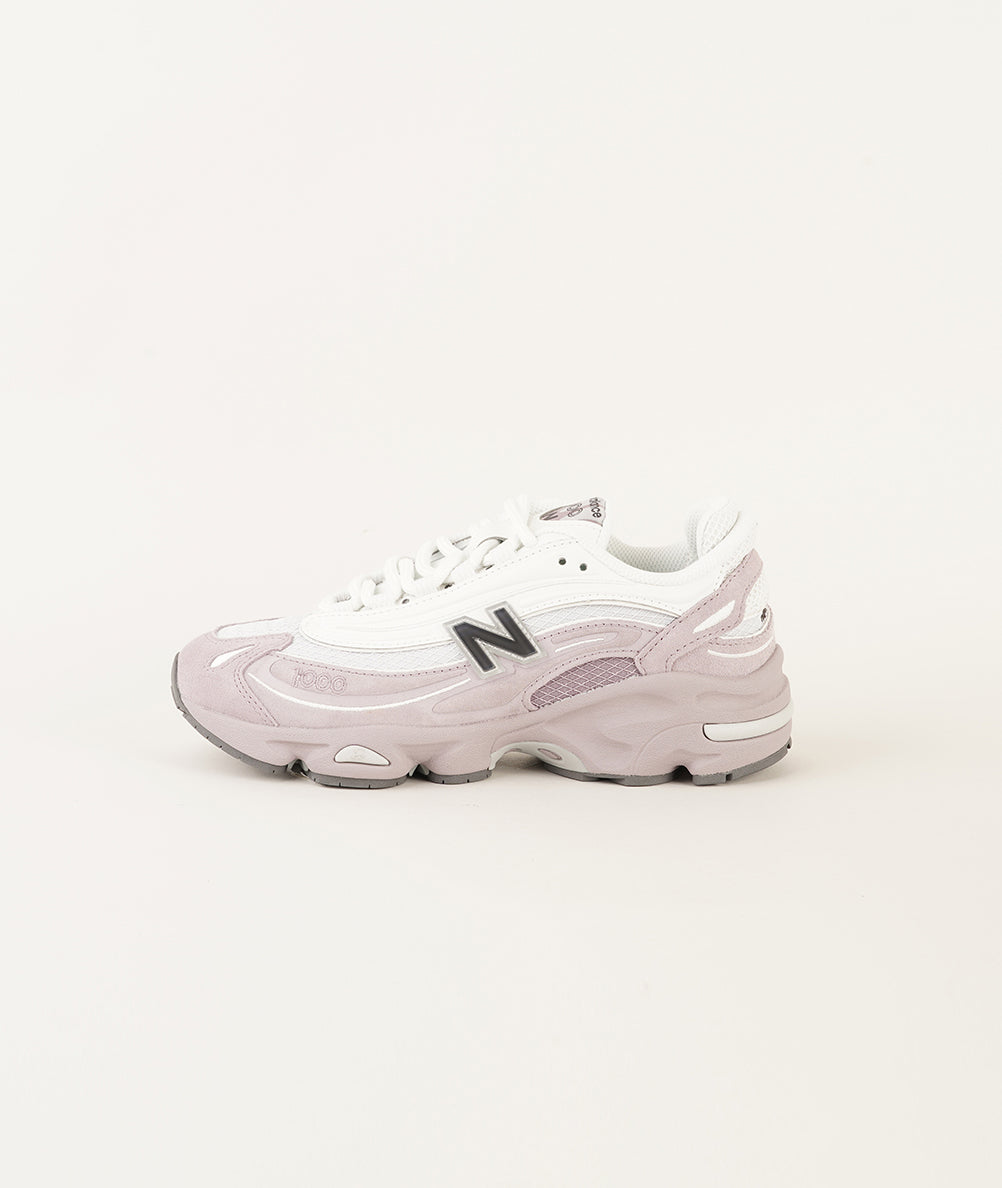 
                  
                    NEW BALANCE 1000
                  
                