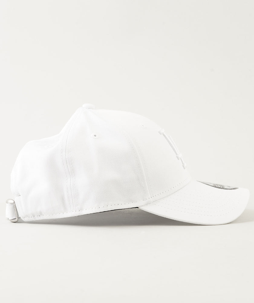 
                  
                    NEW ERA BERRETTO
                  
                