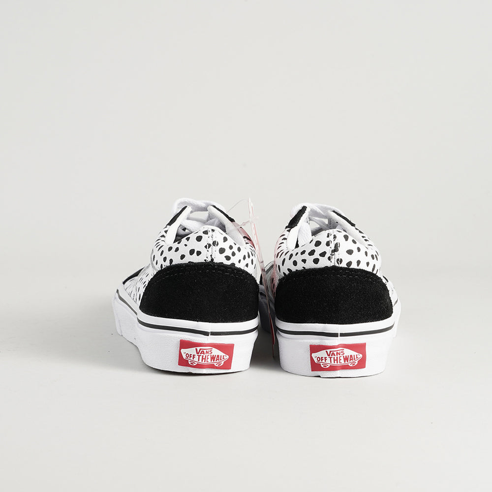 
                  
                    VANS OLD SKOOL
                  
                