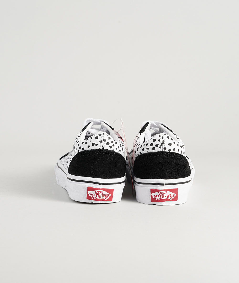 
                  
                    VANS OLD SKOOL
                  
                