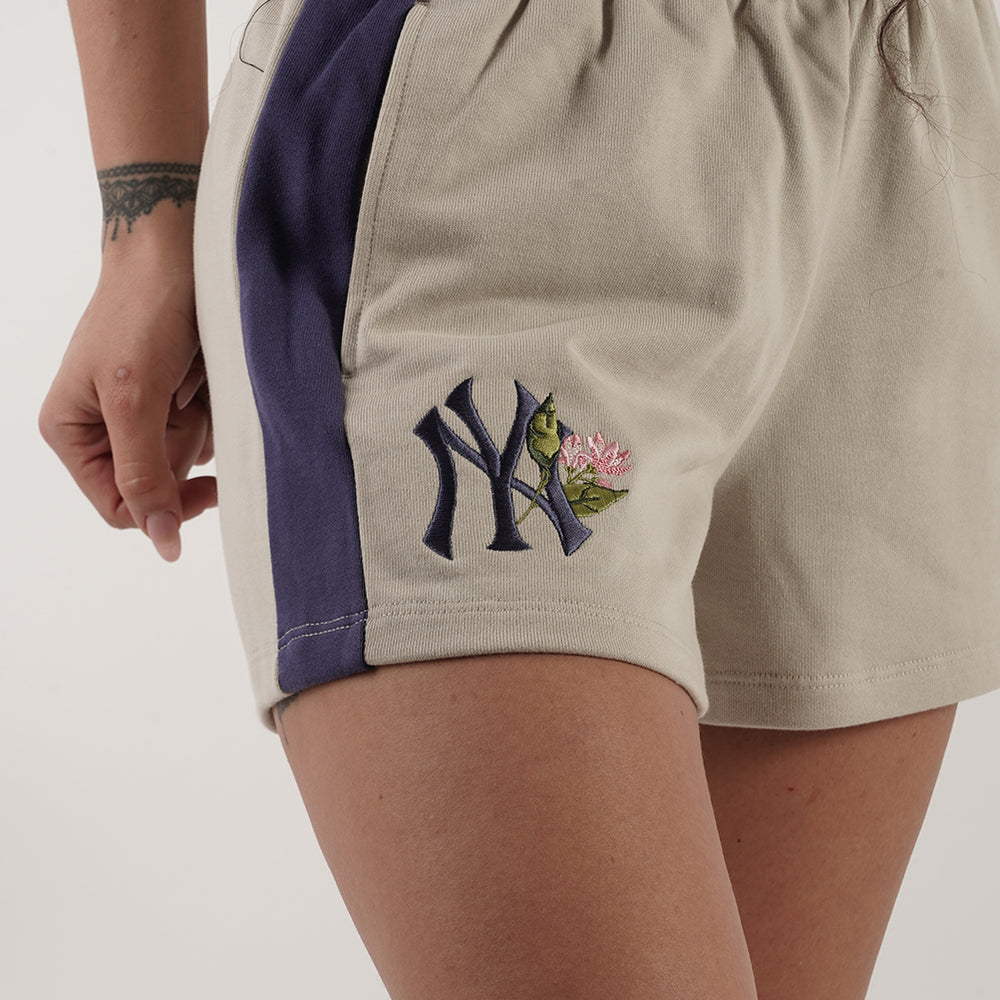 
                  
                    NEW ERA MLB FLORAL
                  
                