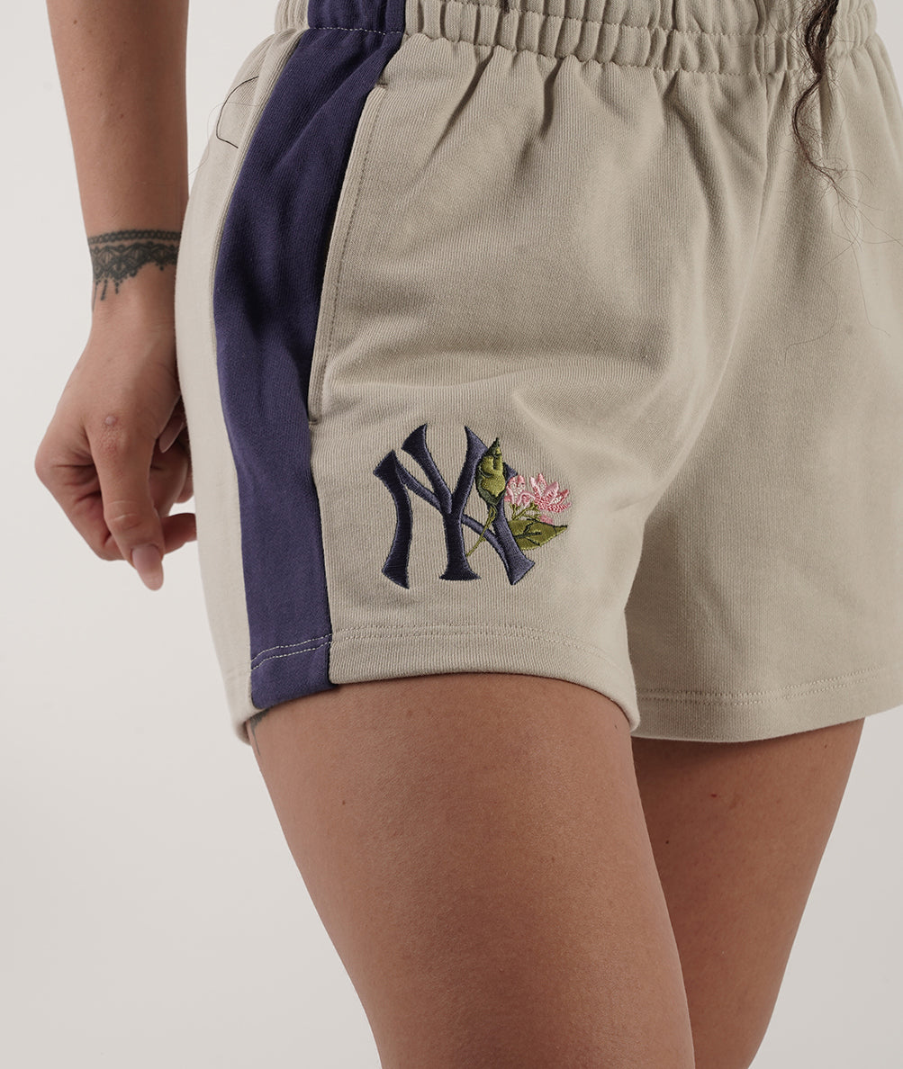 
                  
                    NEW ERA MLB FLORAL
                  
                