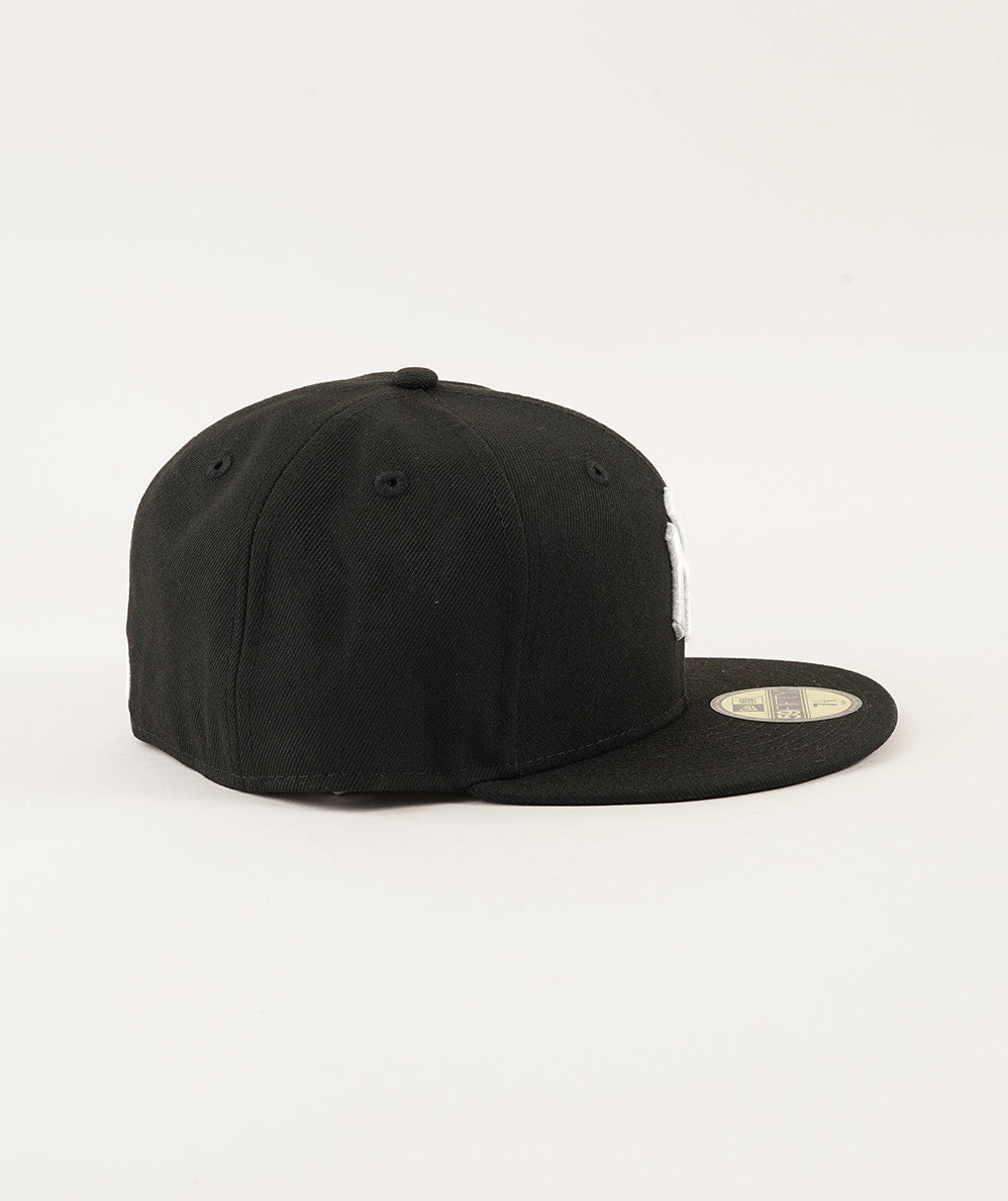 
                  
                    NEW ERA MLB BASIC NEYYAN
                  
                