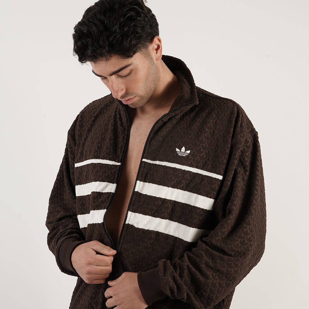 
                  
                    ADIDAS Q12 MONOGRAM
                  
                