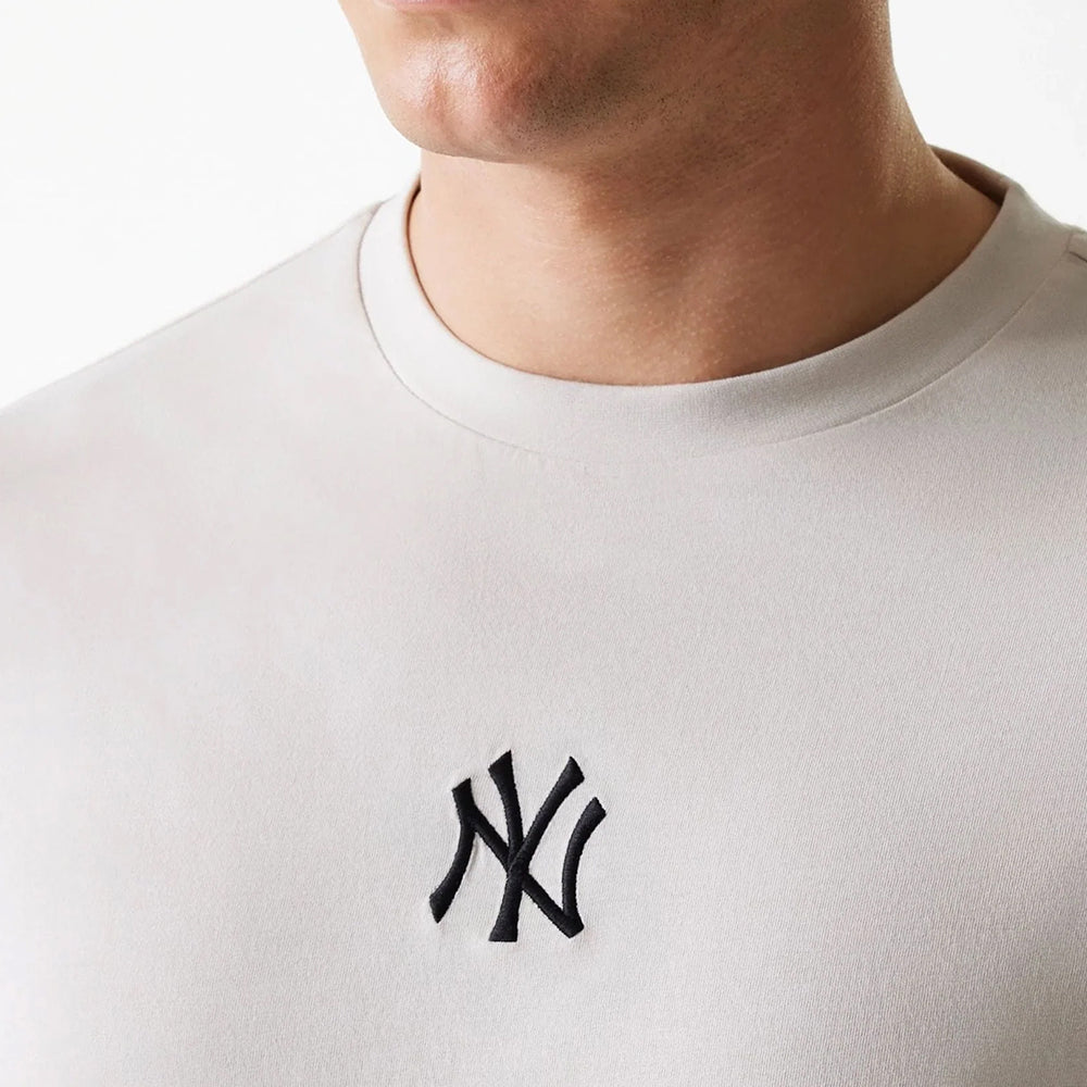 
                  
                    NEW ERA T-SHIRT
                  
                