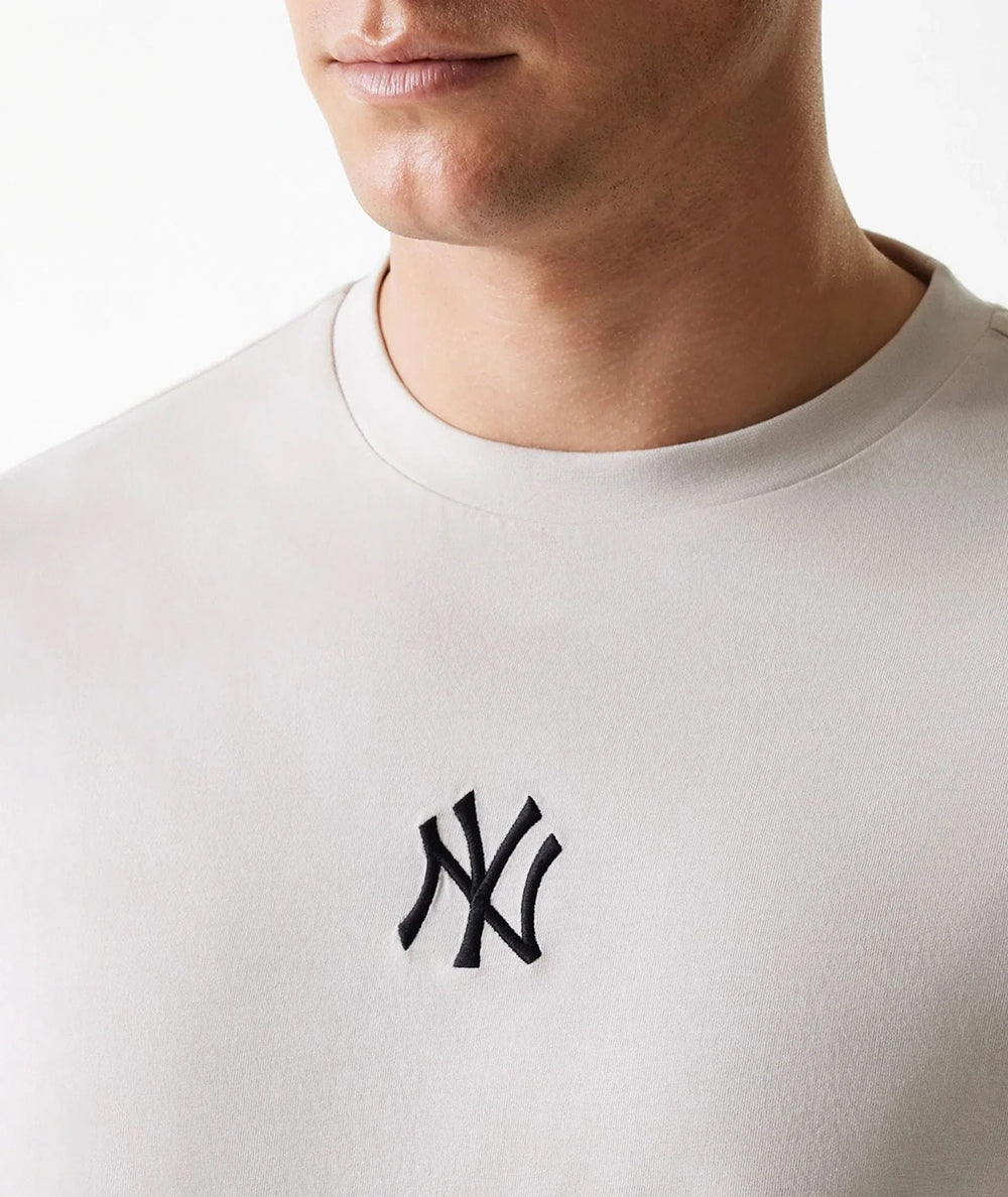 
                  
                    NEW ERA T-SHIRT
                  
                