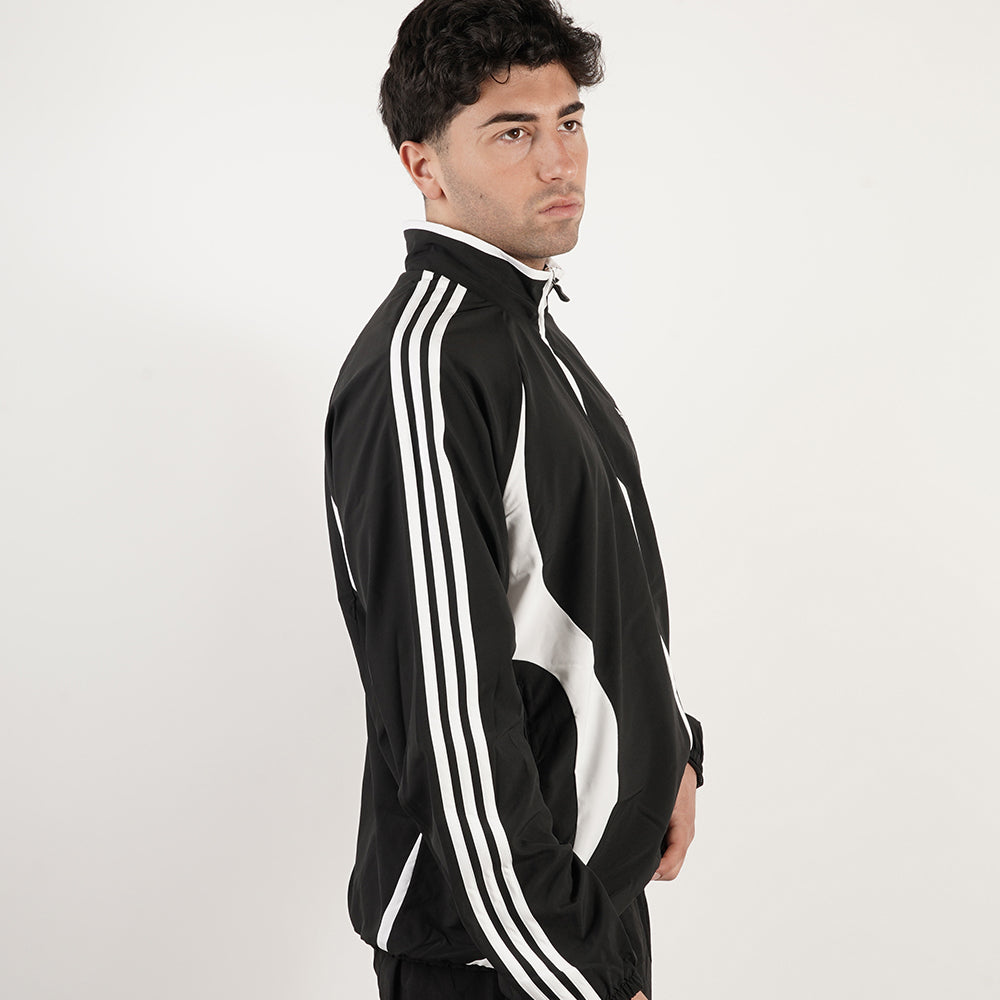 
                  
                    ADIDAS TEAMGEIST TT
                  
                