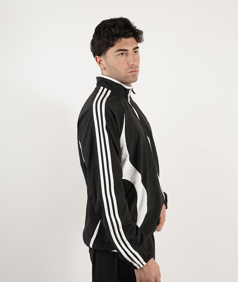 
                  
                    ADIDAS TEAMGEIST TT
                  
                