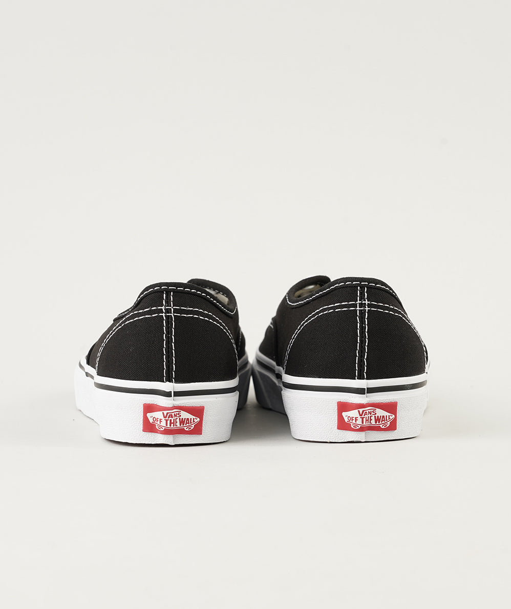 
                  
                    VANS AUTHENTIC
                  
                