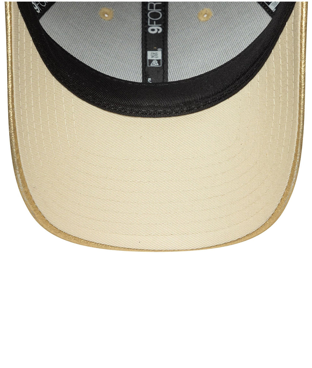 
                  
                    NEW ERA WMNS METALLIC
                  
                