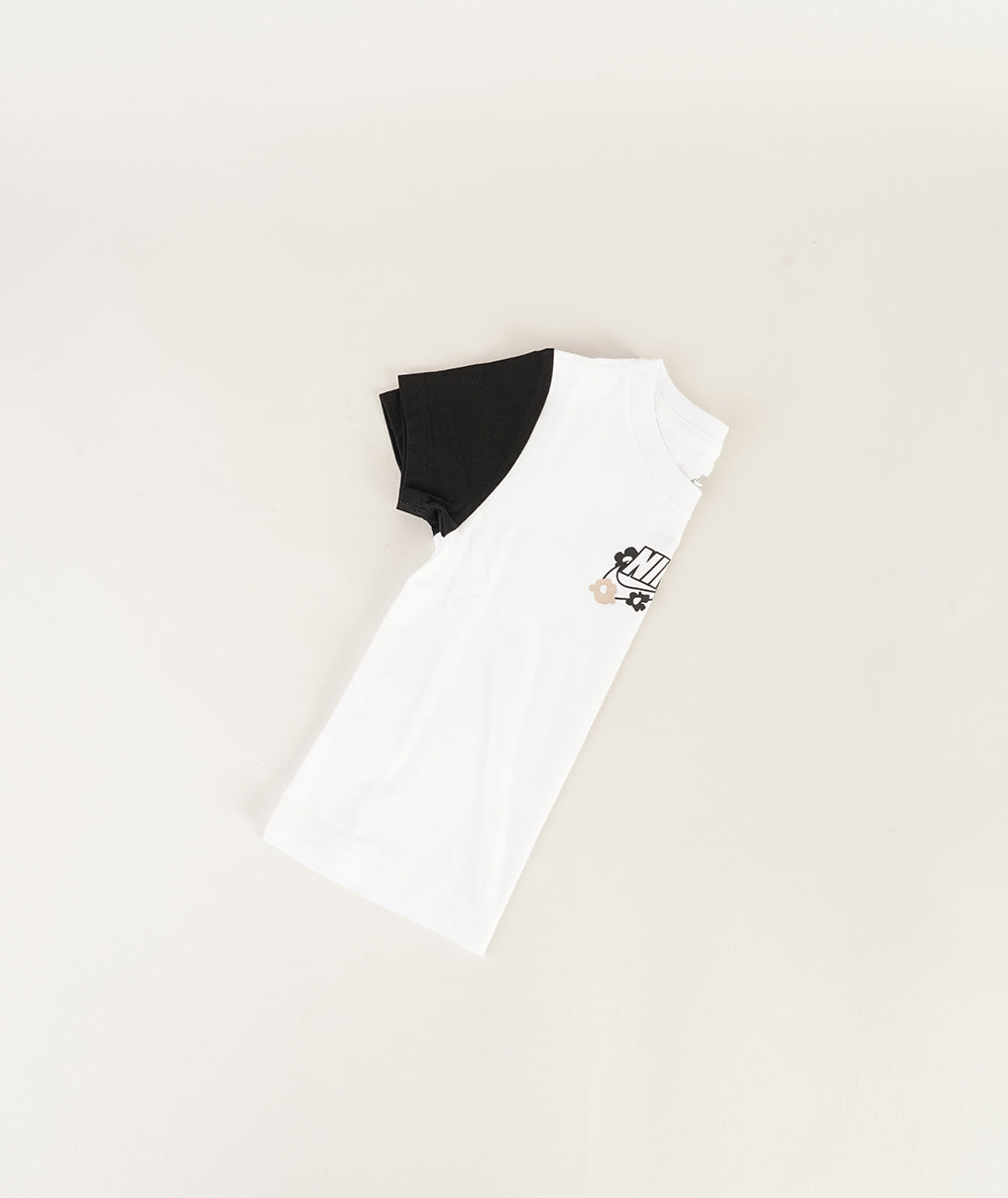 
                  
                    NIKE T-SHIRT BASIC
                  
                