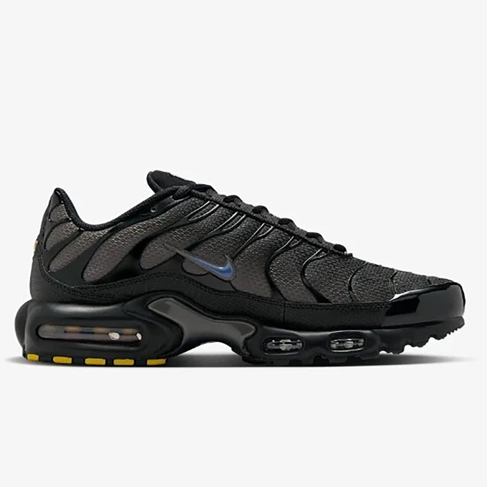 
                  
                    NIKE AIR MAX PLUS
                  
                
