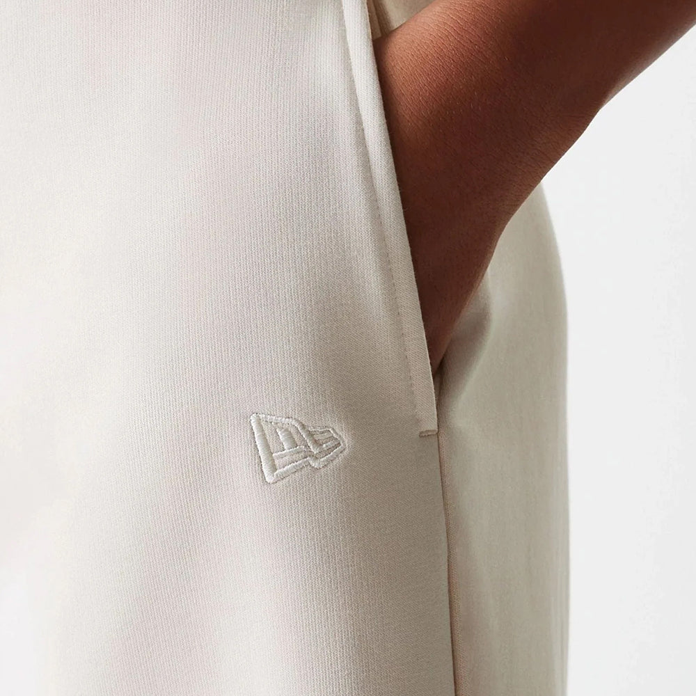
                  
                    NEW ERA PANTALONI TRACK
                  
                