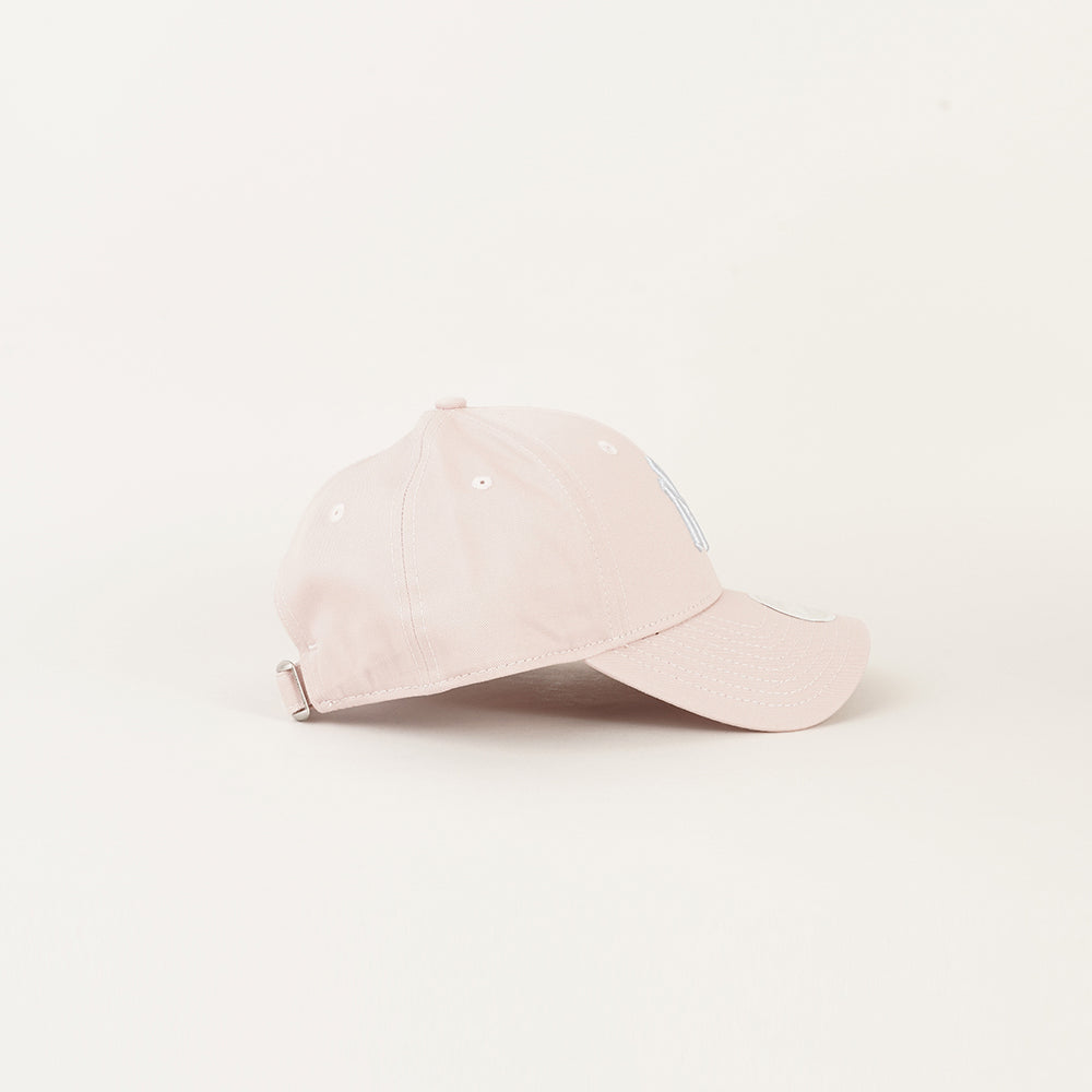 
                  
                    NEW ERA ACCESSORI
                  
                