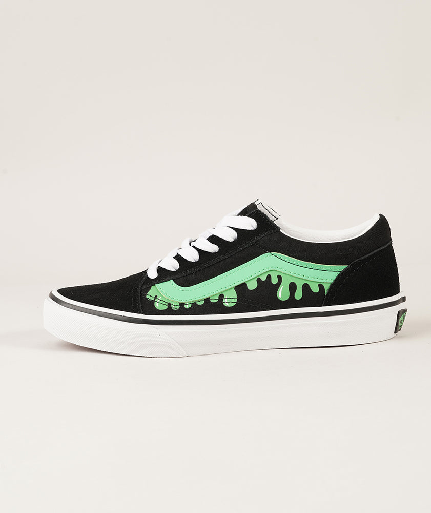 
                  
                    VANS OLD SKOOL
                  
                
