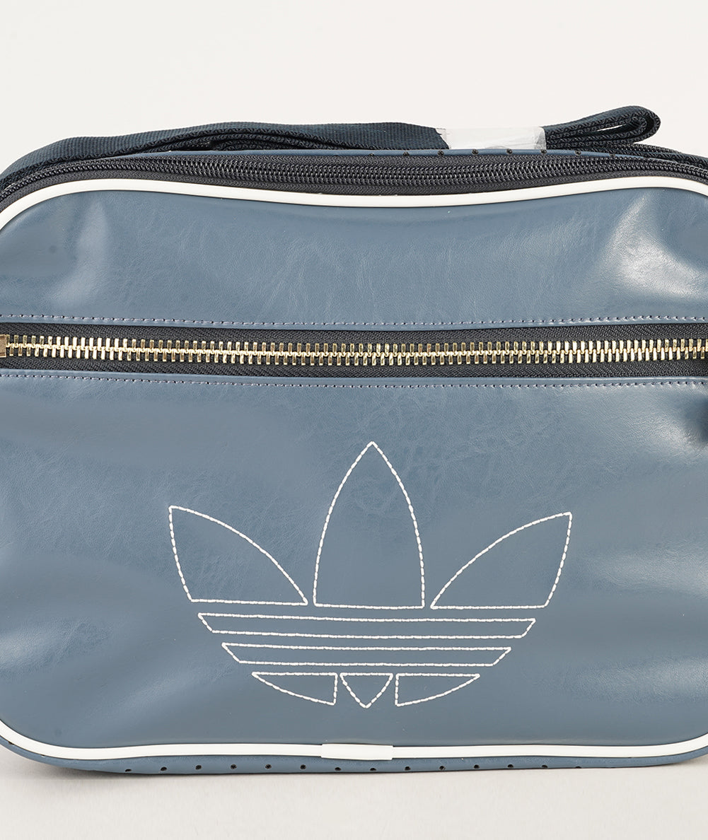
                  
                    ADIDAS AIRLINER
                  
                
