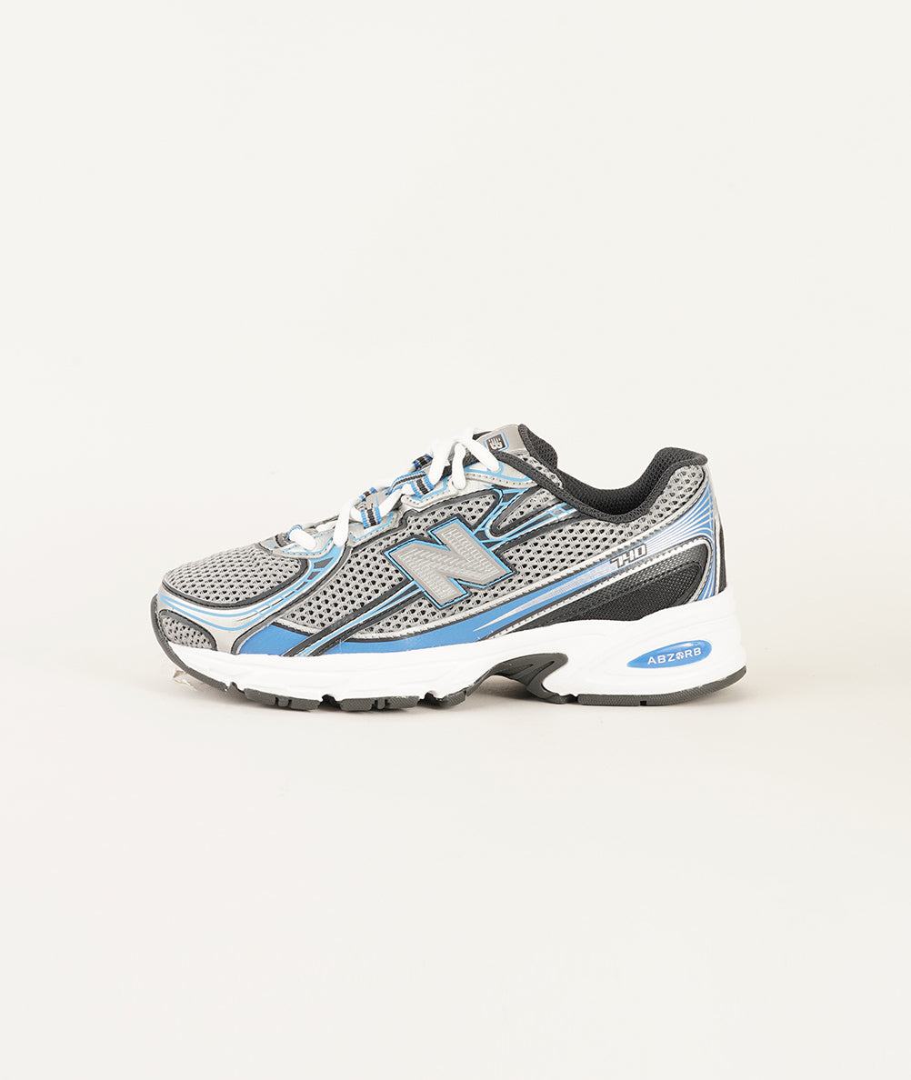 
                  
                    NEW BALANCE 740
                  
                