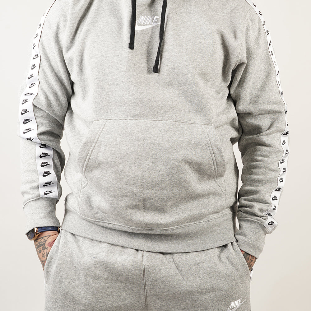 
                  
                    NIKE FLEECE
                  
                