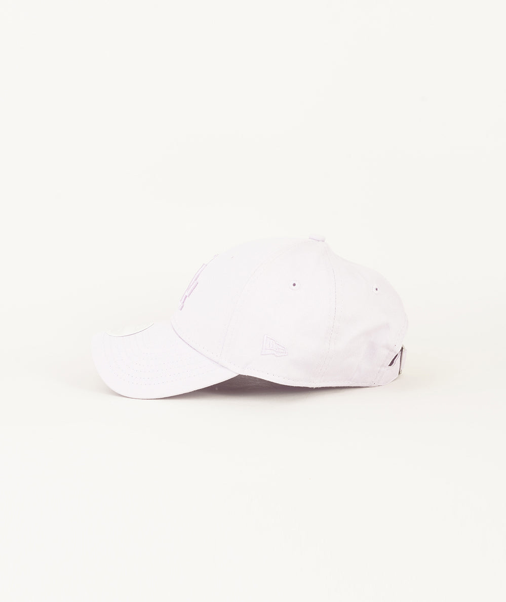 
                  
                    NEW ERA ACCESSORI
                  
                