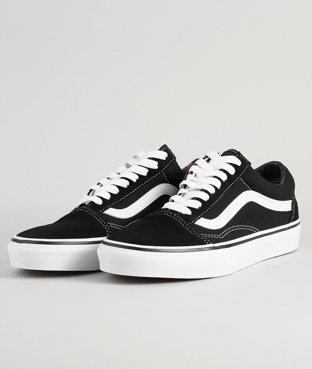 
                  
                    VANS OLD SKOOL
                  
                