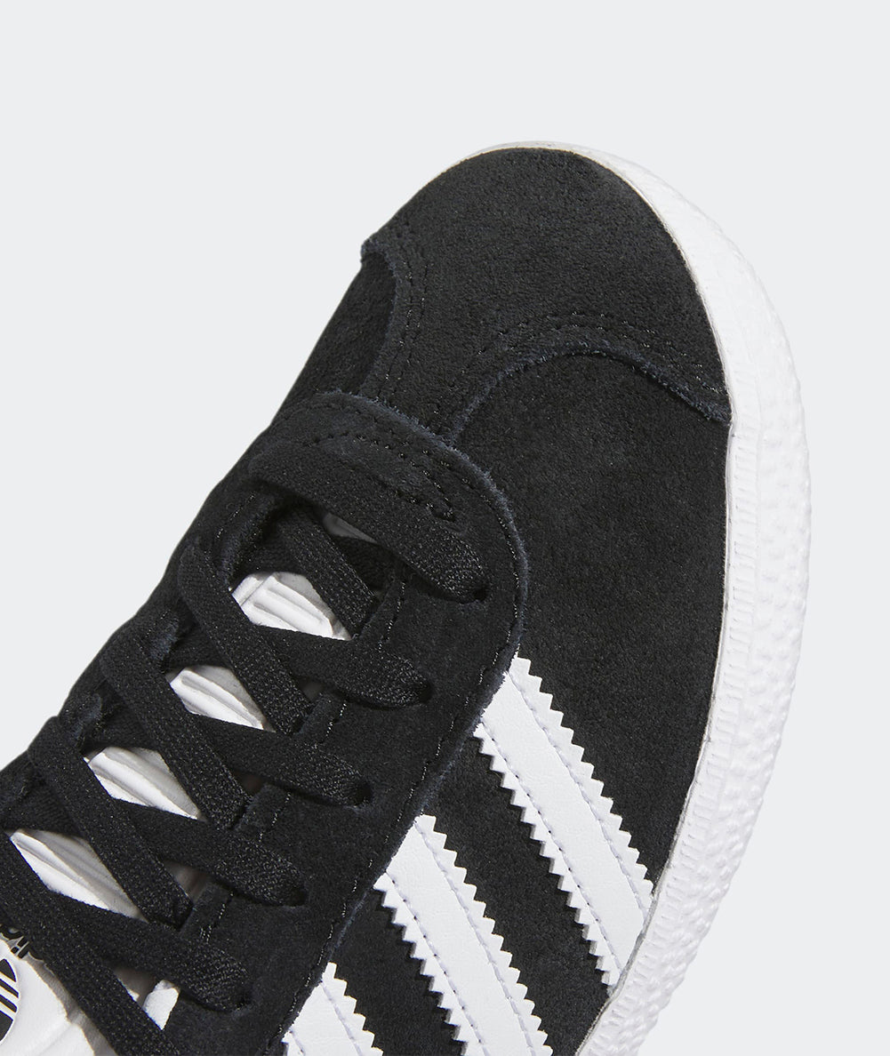 
                  
                    ADIDAS GAZZELLE
                  
                