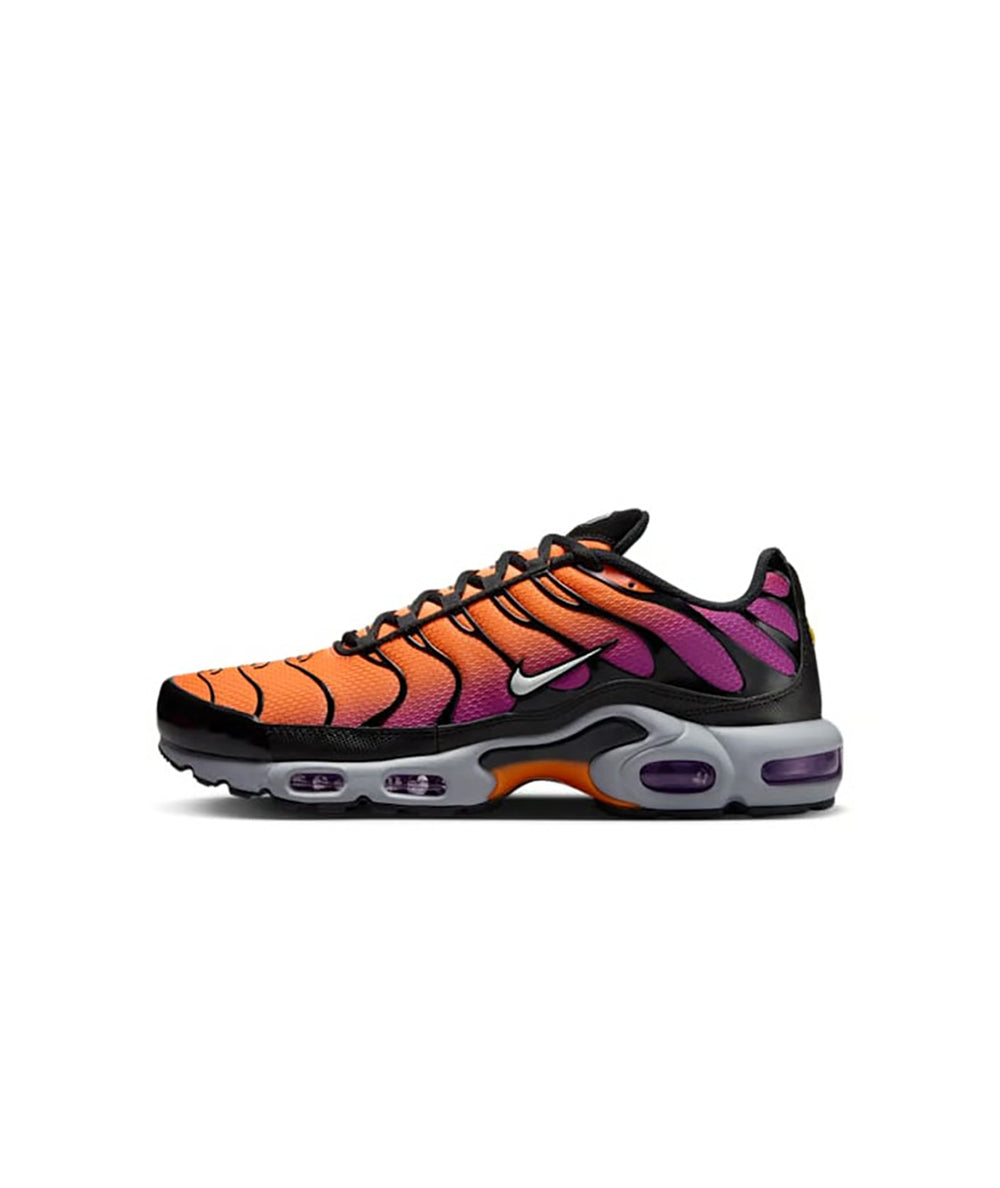 
                  
                    NIKE AIR MAX PLUS
                  
                