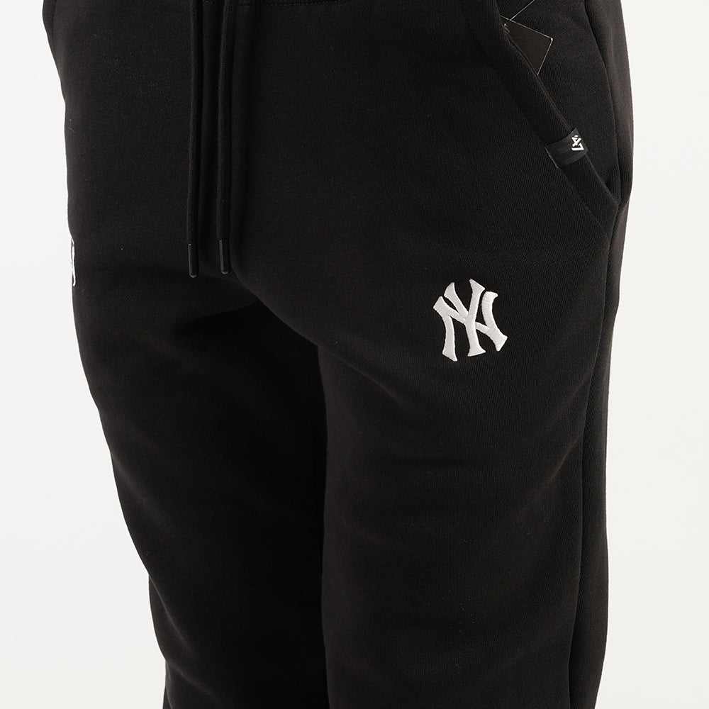 
                  
                    47 BRAND NEW YORK
                  
                