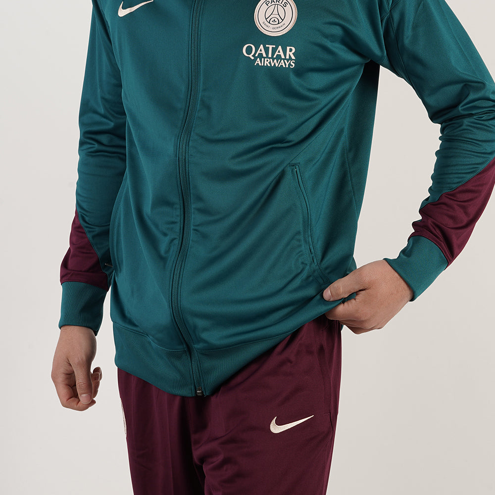 
                  
                    NIKE PSG STRIKE
                  
                