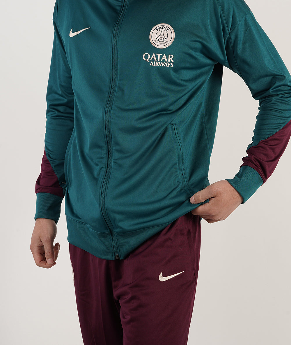
                  
                    NIKE PSG STRIKE
                  
                
