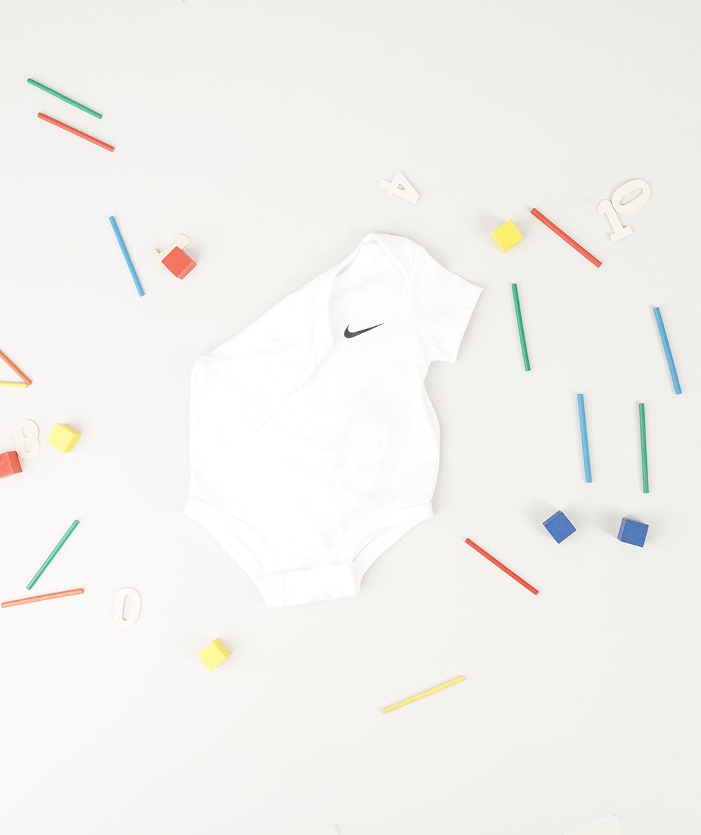 
                  
                    NIKE NIKE
                  
                