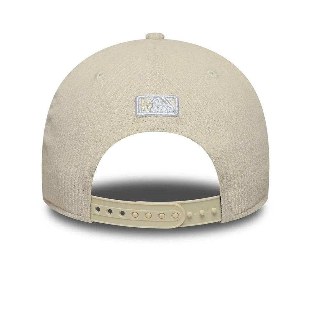 
                  
                    NEW ERA BERRETTO CREAM
                  
                
