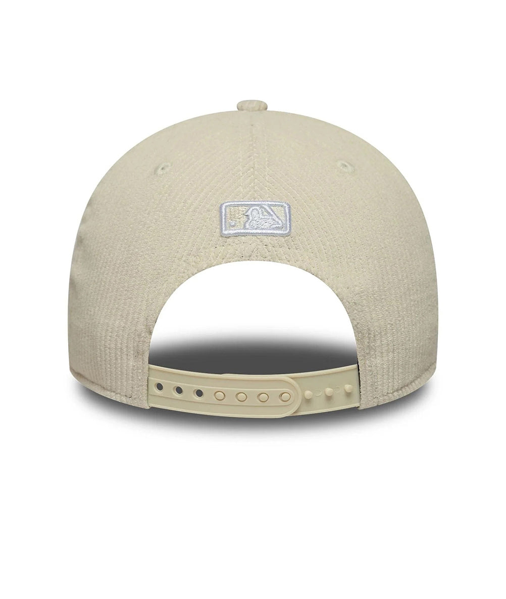 
                  
                    NEW ERA BERRETTO CREAM
                  
                