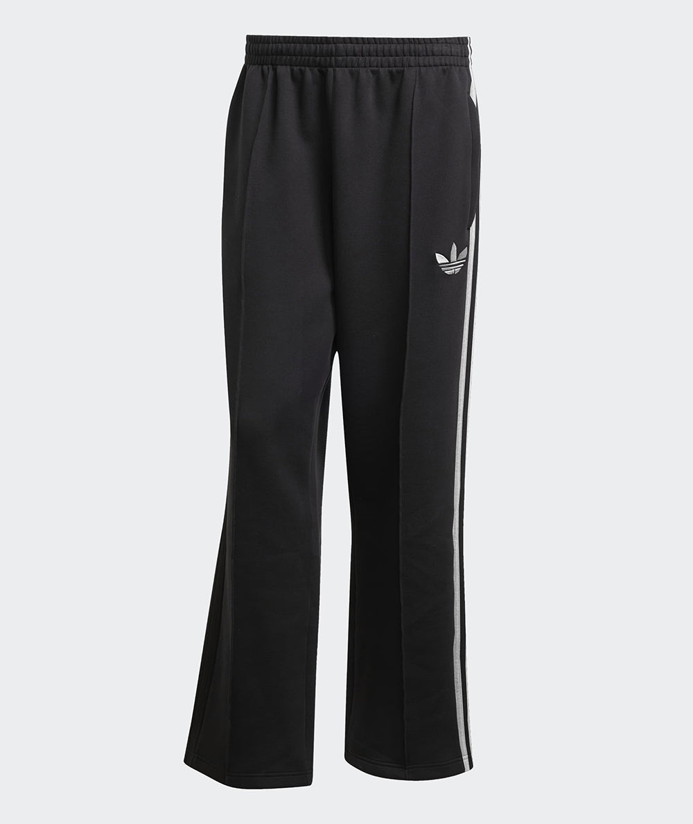 
                  
                    ADIDAS PANTALONI BAGGY
                  
                