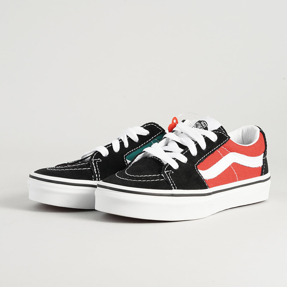 
                  
                    VANS SK8-HI
                  
                