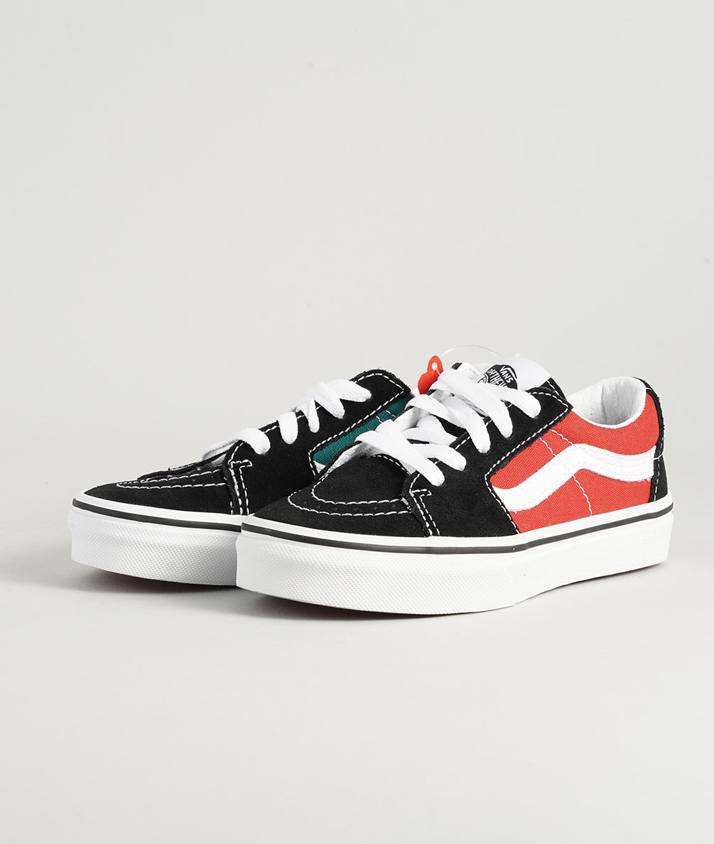 
                  
                    VANS SK8-HI
                  
                