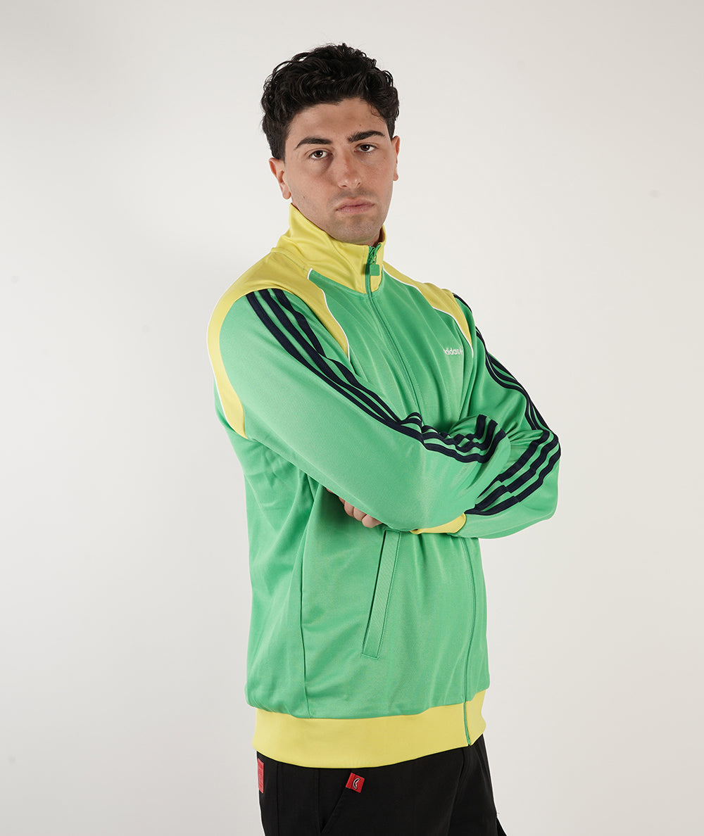 
                  
                    ADIDAS TT
                  
                