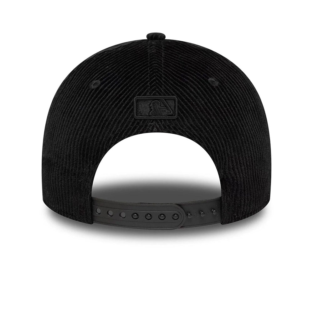 
                  
                    NEW ERA CORD 9FORTY
                  
                