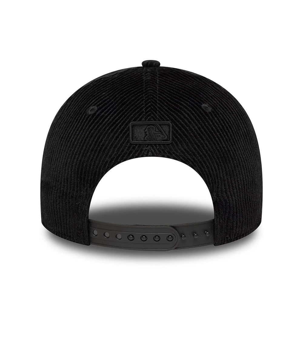 
                  
                    NEW ERA CORD 9FORTY
                  
                