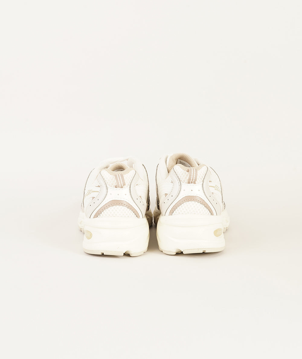 
                  
                    NEW BALANCE NEW BALANCE 530
                  
                