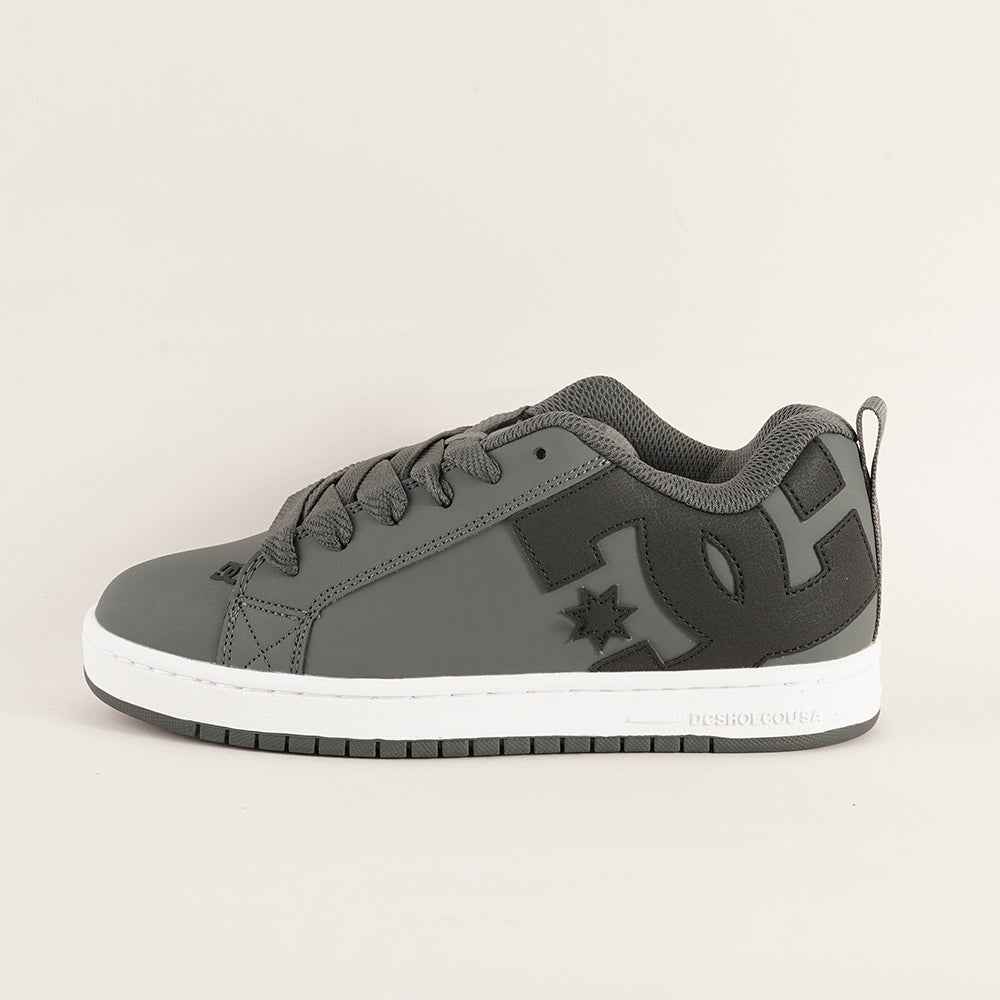 
                  
                    DCSHOECOUSA COURT GRAFFIK
                  
                