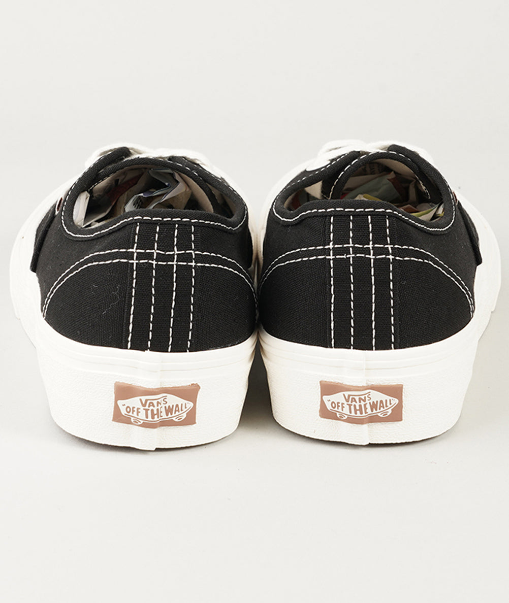 
                  
                    VANS AUTHENTIC
                  
                