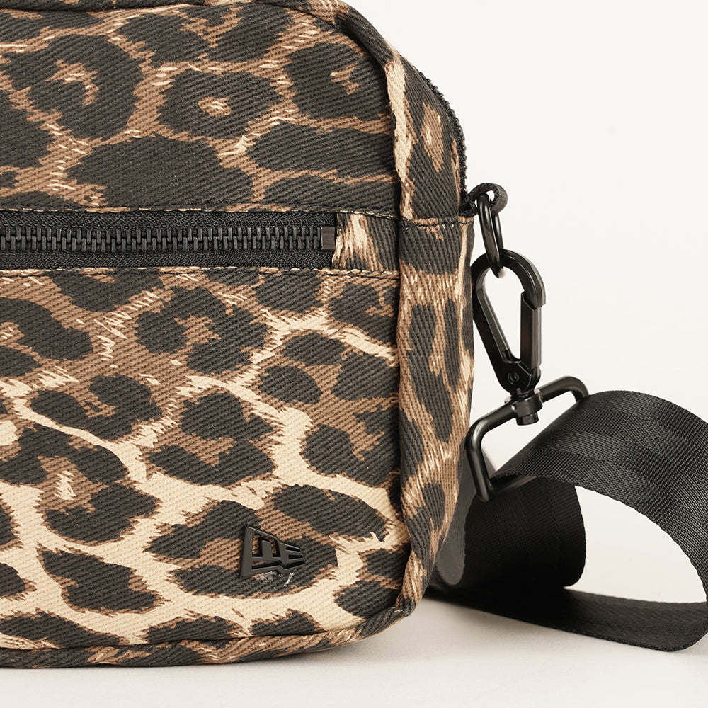 
                  
                    NEW ERA LEOPARD CANVAS
                  
                