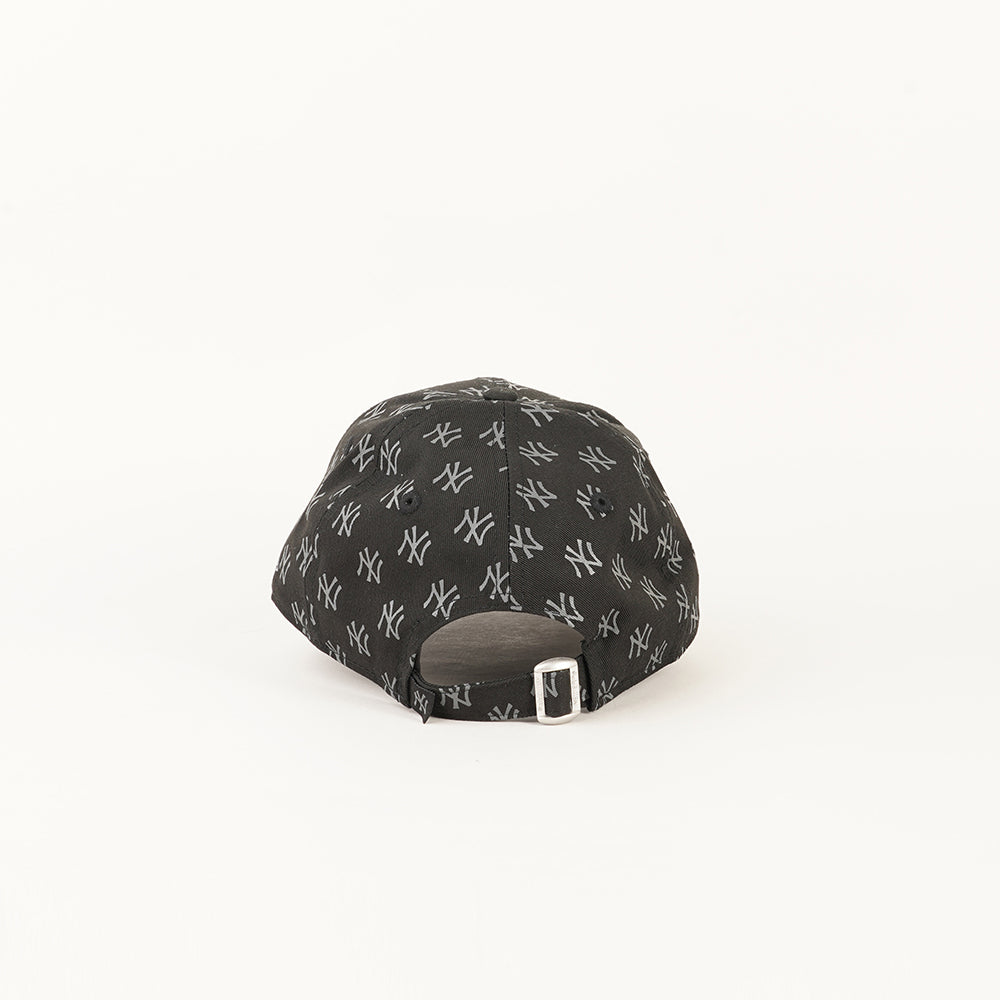 
                  
                    NEW ERA ACCESSORI
                  
                