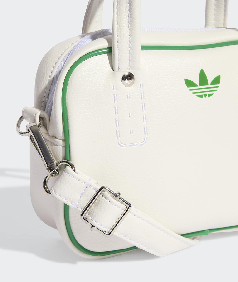 
                  
                    ADIDAS ADICOLOR LONDON
                  
                