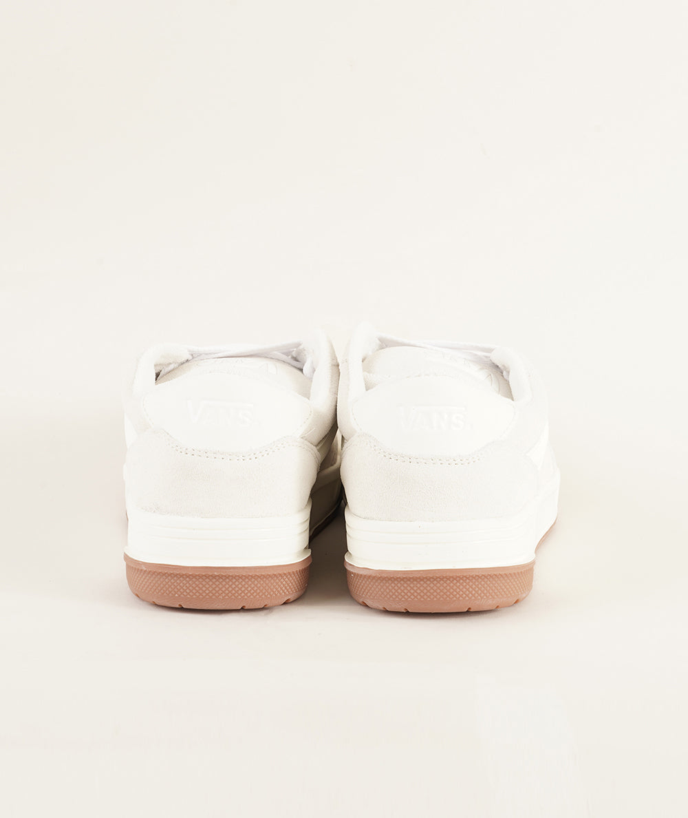
                  
                    VANS HYLANE
                  
                