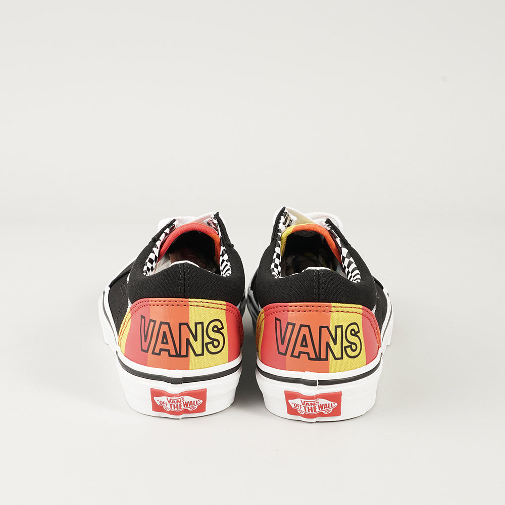 
                  
                    VANS OLD SKOOL
                  
                