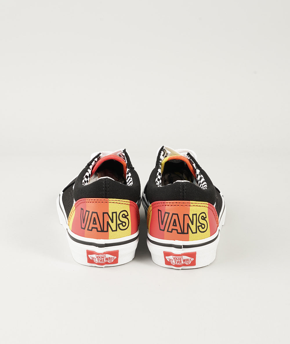 
                  
                    VANS OLD SKOOL
                  
                